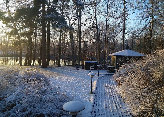 斯图卡度假屋 *